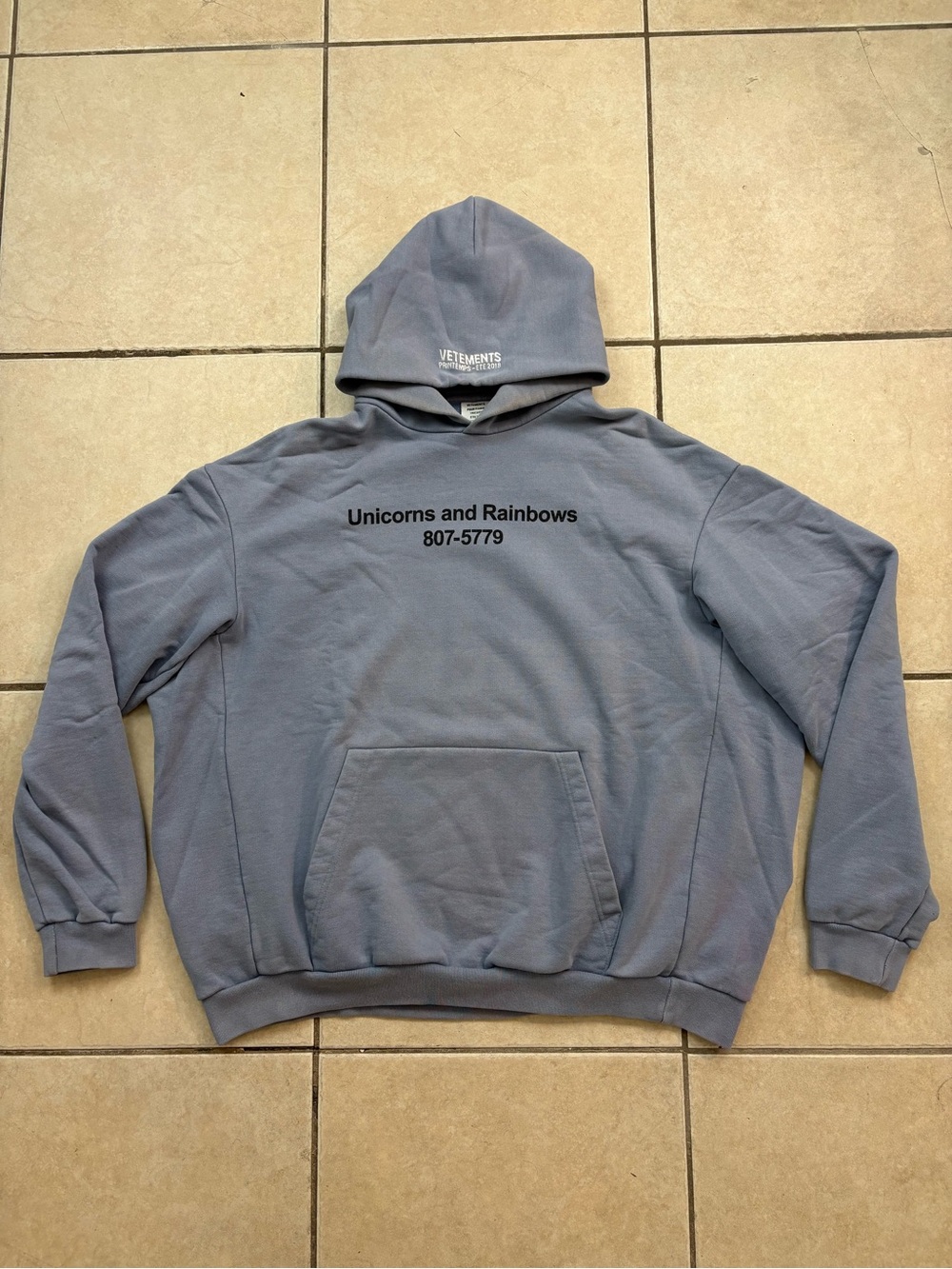 Vetements SS18 Unicorn and Rainbows Pullover Hoodie Size Large